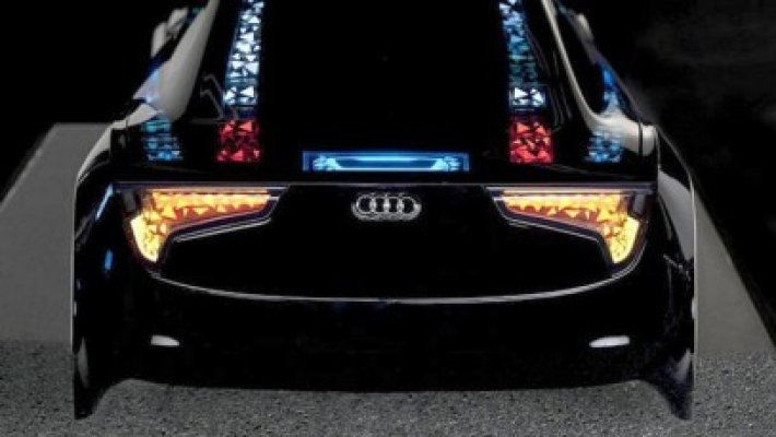 Audi a prezentat maşina care se parchează singură